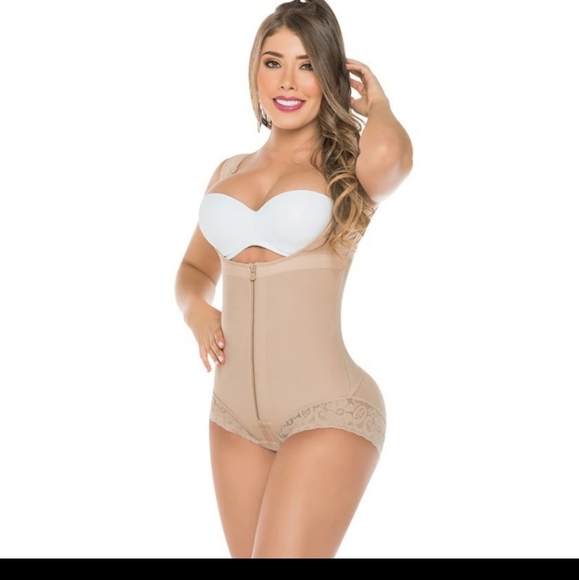 Faja mujer latina small or xl brand new never worn